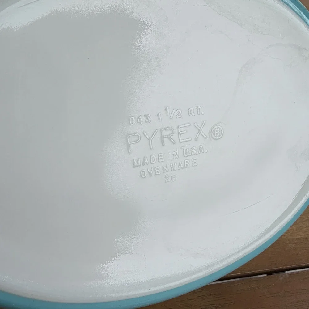PYREX‎ 043 Turquoise Blue Oval 1.5 Quart Casserole Ovenware Dish Vintage USA